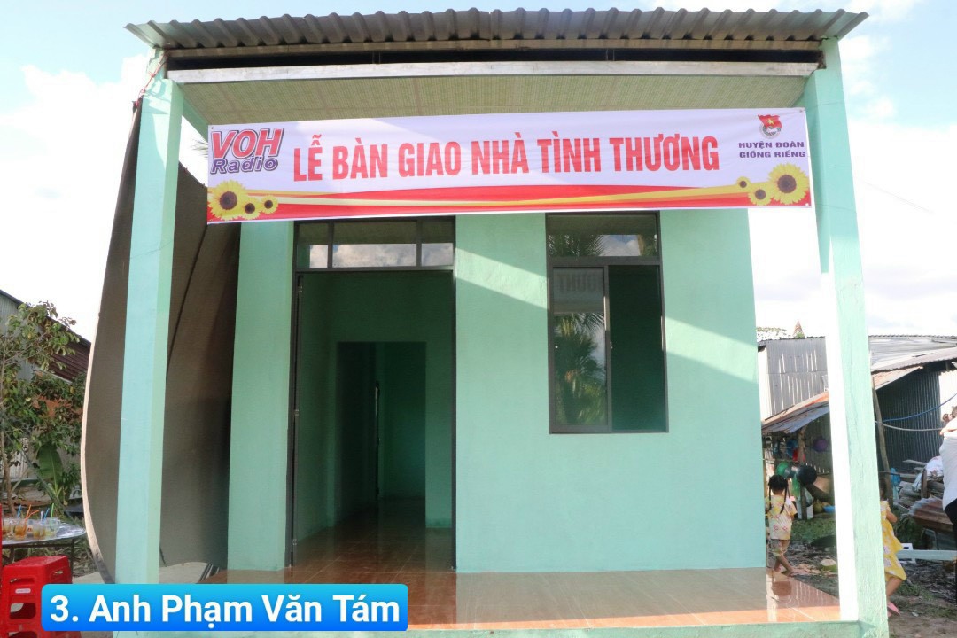 5 MÁI NHÀ ấy, BÃO GIÔNG ĐÃ LÙI VỀ SAU CÁNH CỬA