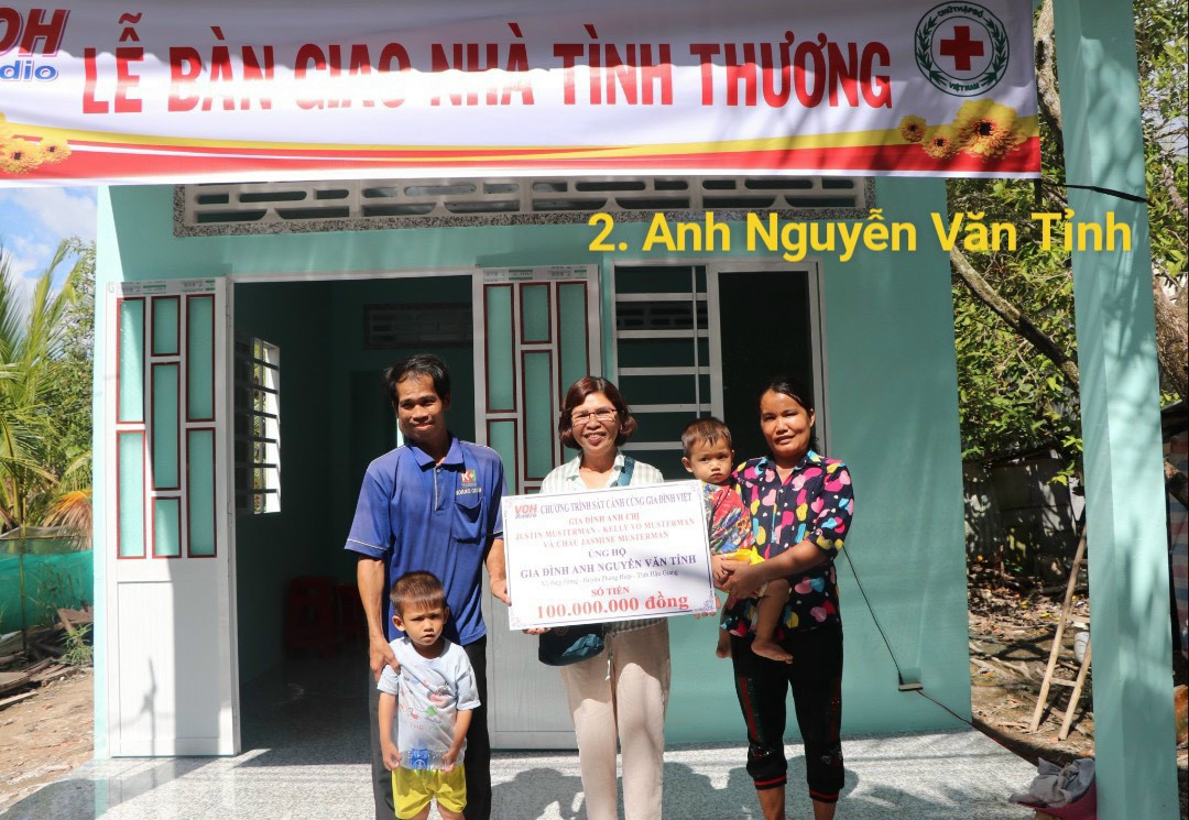 5 MÁI NHÀ ấy, BÃO GIÔNG ĐÃ LÙI VỀ SAU CÁNH CỬA