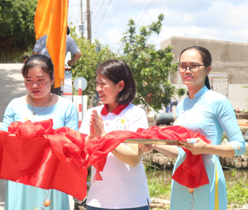 NGÀY VỀ CỦA CÔ GÁI VANCE LEE