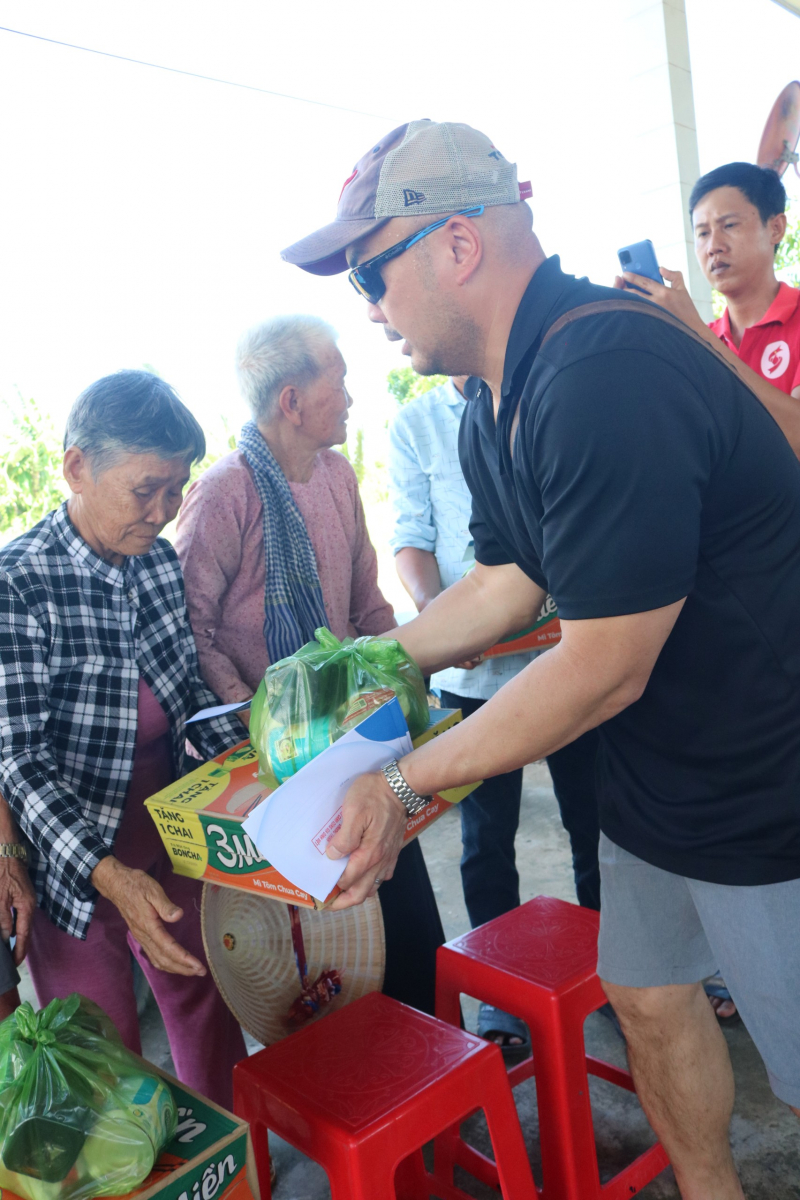 NGÀY VỀ CỦA CÔ GÁI VANCE LEE