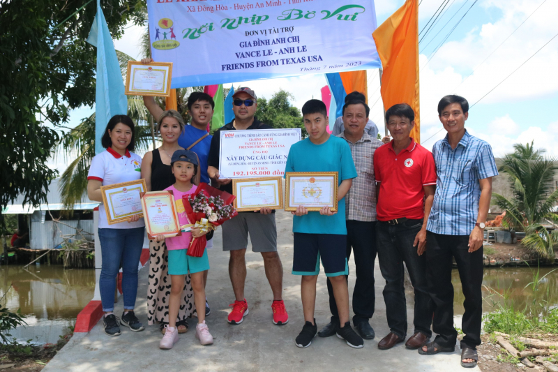 NGÀY VỀ CỦA CÔ GÁI VANCE LEE