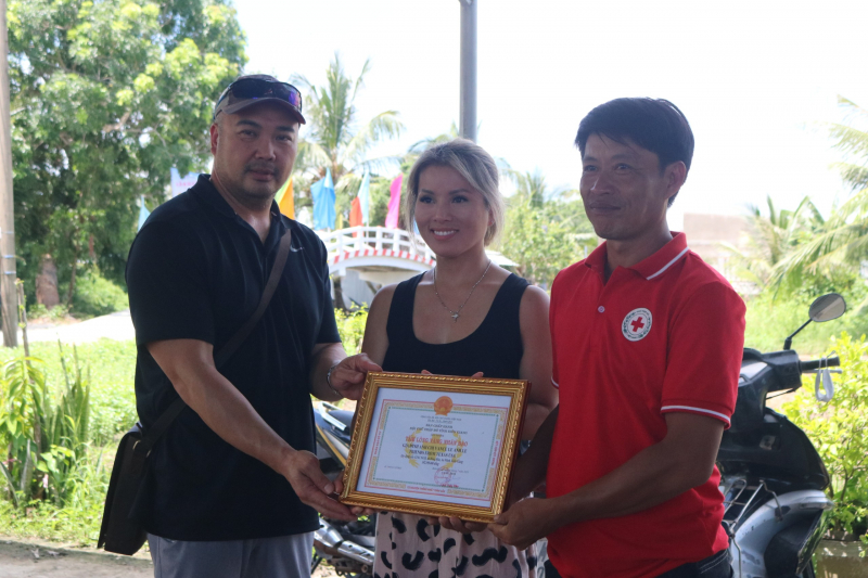 NGÀY VỀ CỦA CÔ GÁI VANCE LEE