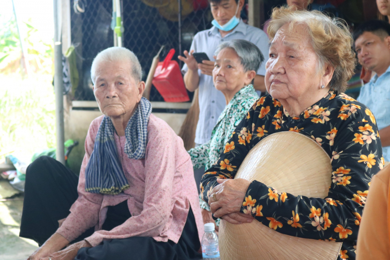 NGÀY VỀ CỦA CÔ GÁI VANCE LEE