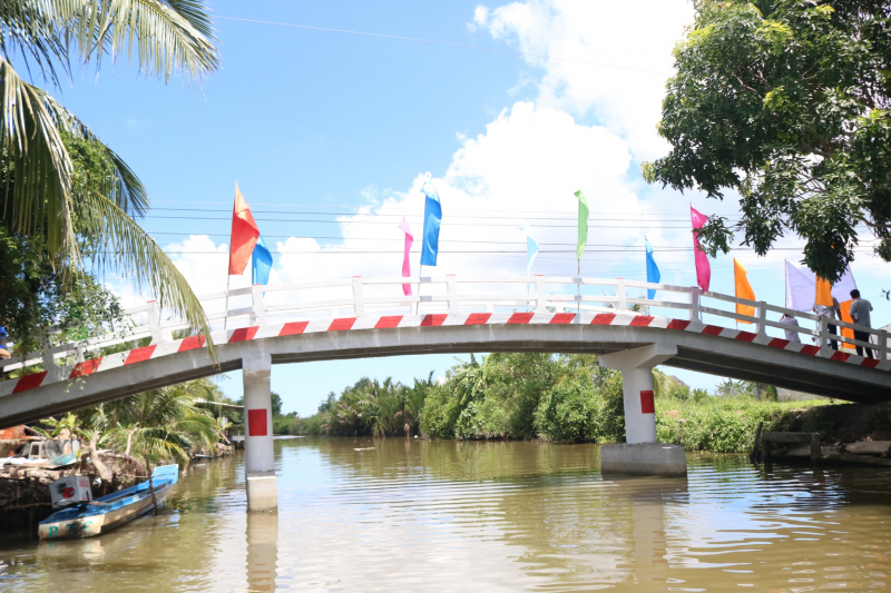NGÀY VỀ CỦA CÔ GÁI VANCE LEE