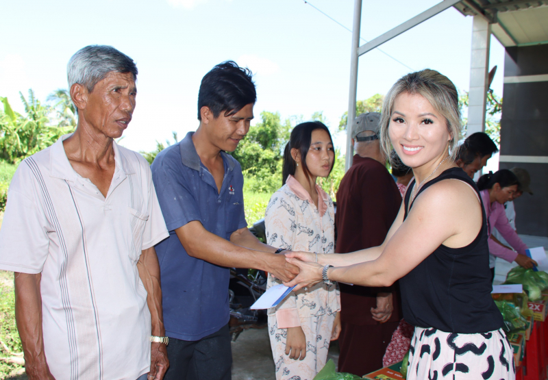NGÀY VỀ CỦA CÔ GÁI VANCE LEE