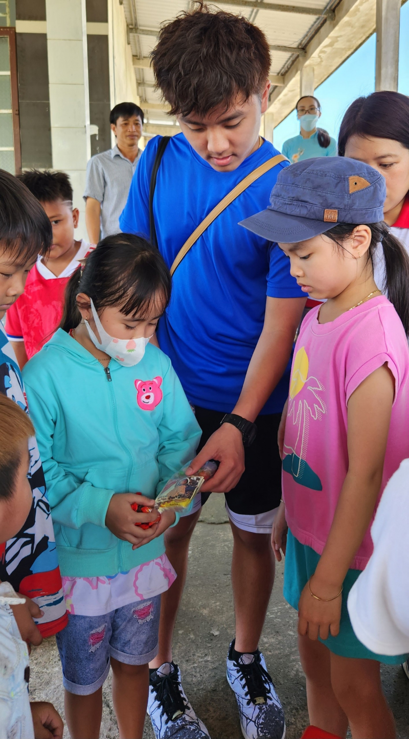 NGÀY VỀ CỦA CÔ GÁI VANCE LEE
