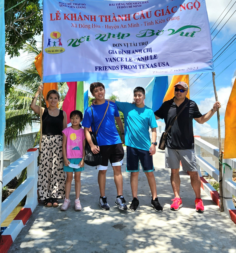 NGÀY VỀ CỦA CÔ GÁI VANCE LEE