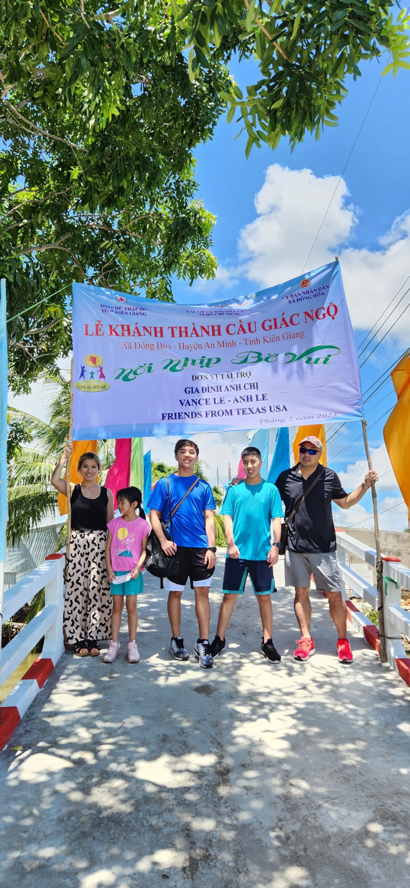 NGÀY VỀ CỦA CÔ GÁI VANCE LEE