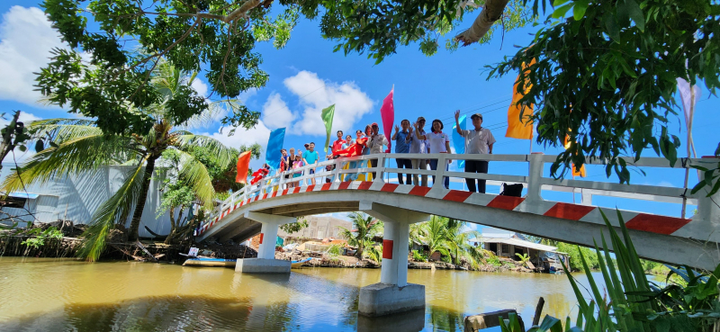 NGÀY VỀ CỦA CÔ GÁI VANCE LEE