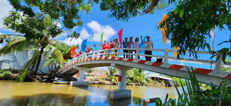NGÀY VỀ CỦA CÔ GÁI VANCE LEE