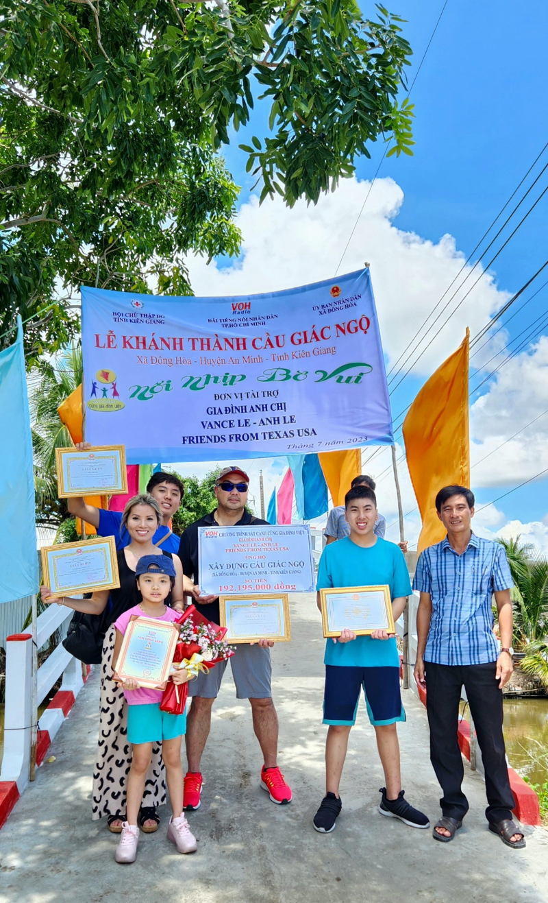 NGÀY VỀ CỦA CÔ GÁI VANCE LEE
