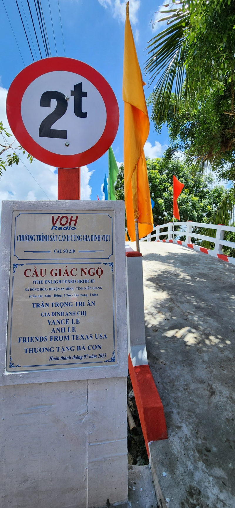NGÀY VỀ CỦA CÔ GÁI VANCE LEE