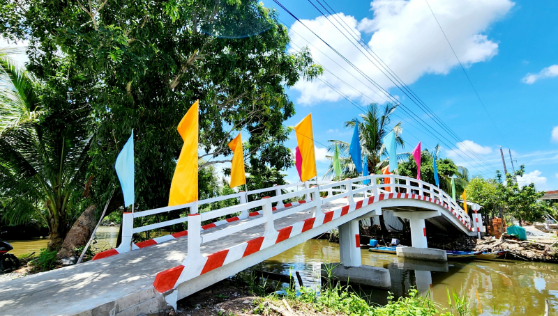 NGÀY VỀ CỦA CÔ GÁI VANCE LEE