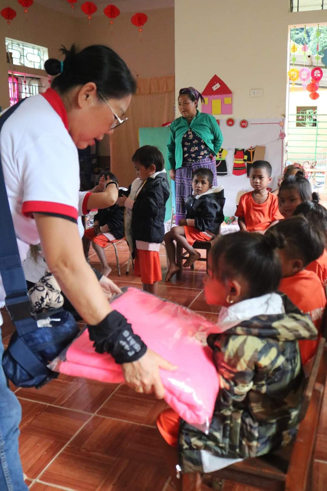 TRẺ EM MIỀN BIÊN GIỚI THẬT ĐẶC BIỆT...