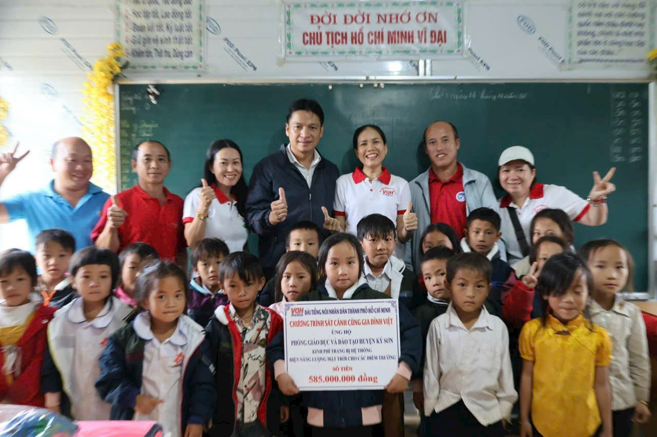 HÀNH TRÌNH XÓA TRẮNG ĐIỂM TRƯỜNG KHÔNG ÁNH ĐIỆN...
