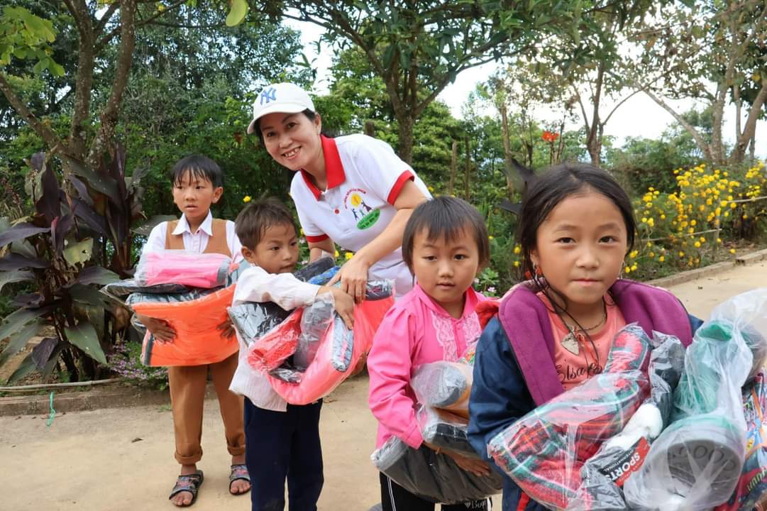 TRẺ EM MIỀN BIÊN GIỚI THẬT ĐẶC BIỆT...