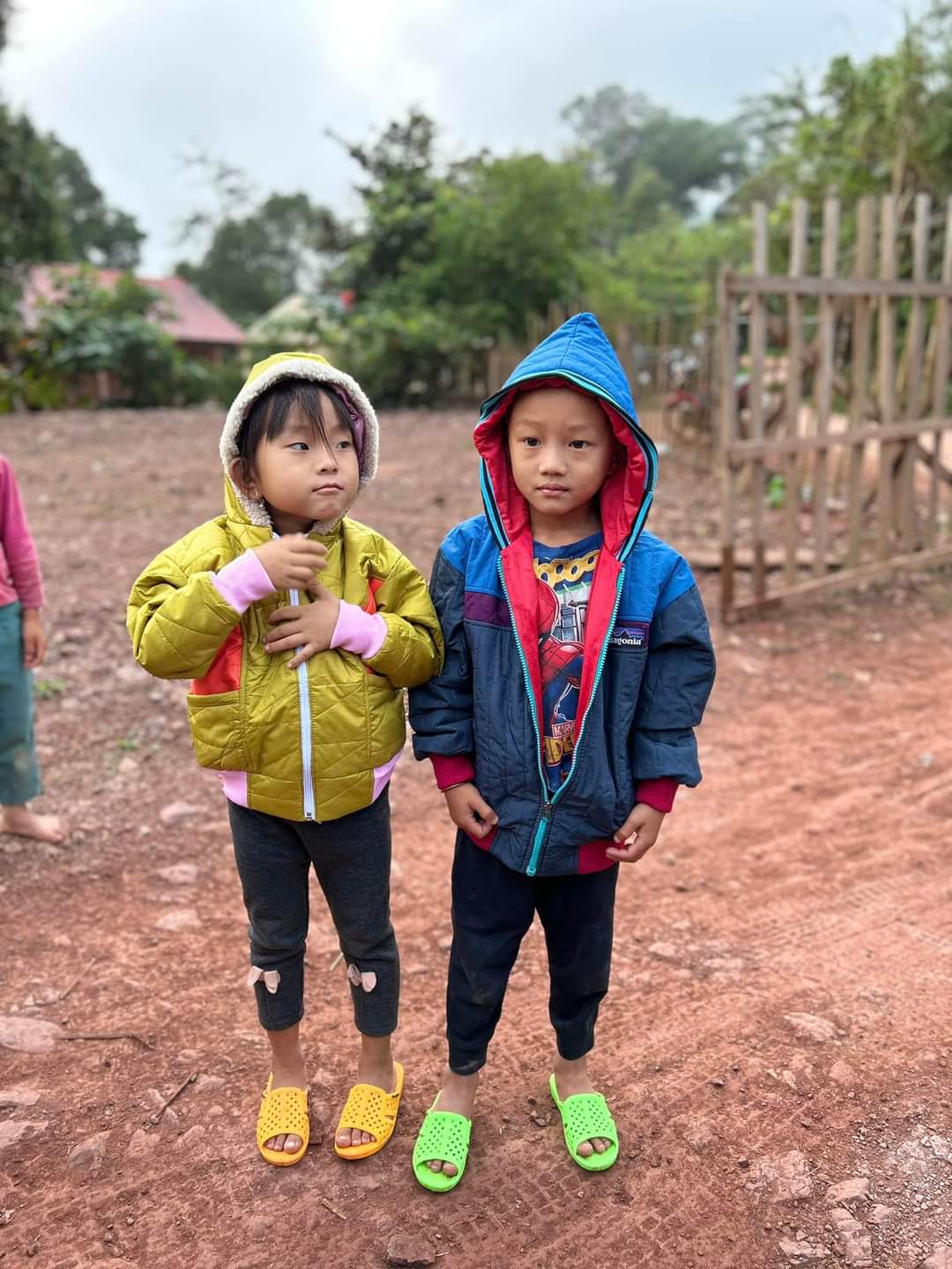 TRẺ EM MIỀN BIÊN GIỚI THẬT ĐẶC BIỆT...