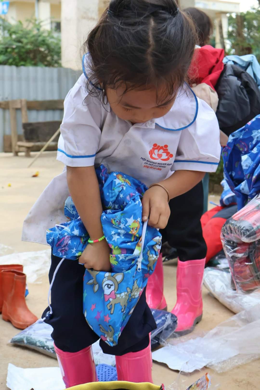 TRẺ EM MIỀN BIÊN GIỚI THẬT ĐẶC BIỆT...