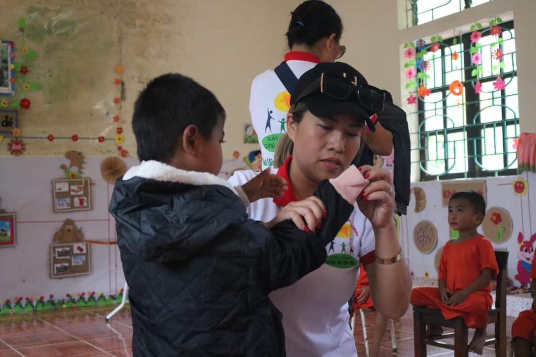 TRẺ EM MIỀN BIÊN GIỚI THẬT ĐẶC BIỆT...
