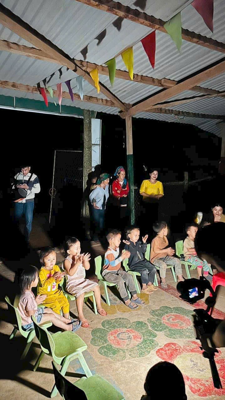 HÀNH TRÌNH XÓA TRẮNG ĐIỂM TRƯỜNG KHÔNG ÁNH ĐIỆN...