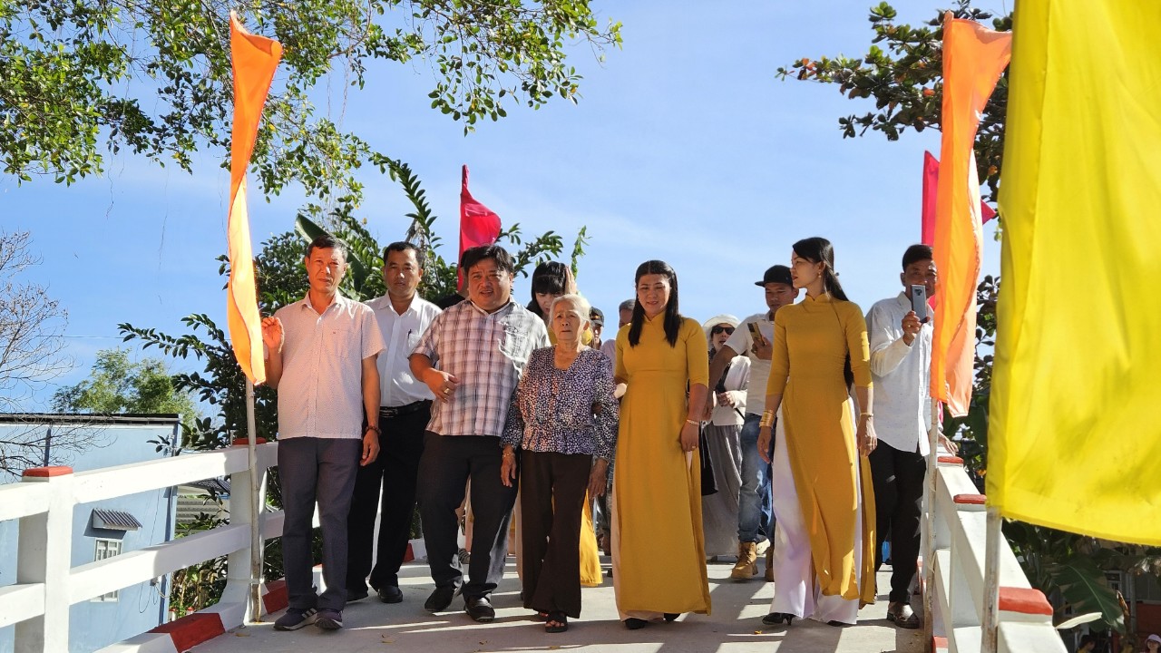 KHÁNH THÀNH CẦU ÔNG HUỲNH TÁM - XÃ MINH DIỆU, HUYỆN HÒA BÌNH, TỈNH BẠC LIÊU